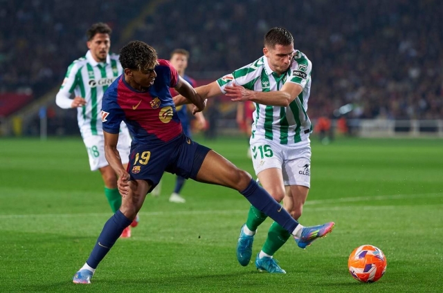 Phân tích cơ hội vô địch của Barcelona